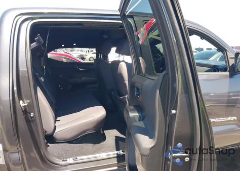 2018 Toyota Tacoma Trd Off Road z USA, uszkodzony, nr VIN 3TMAZ5CN9JM064647